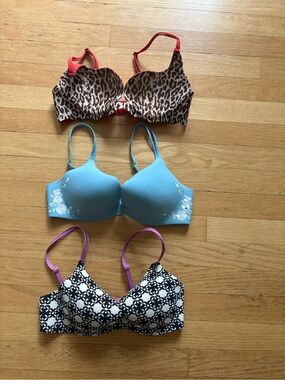 Set of 3 Victoria’s Secret 34C Bras